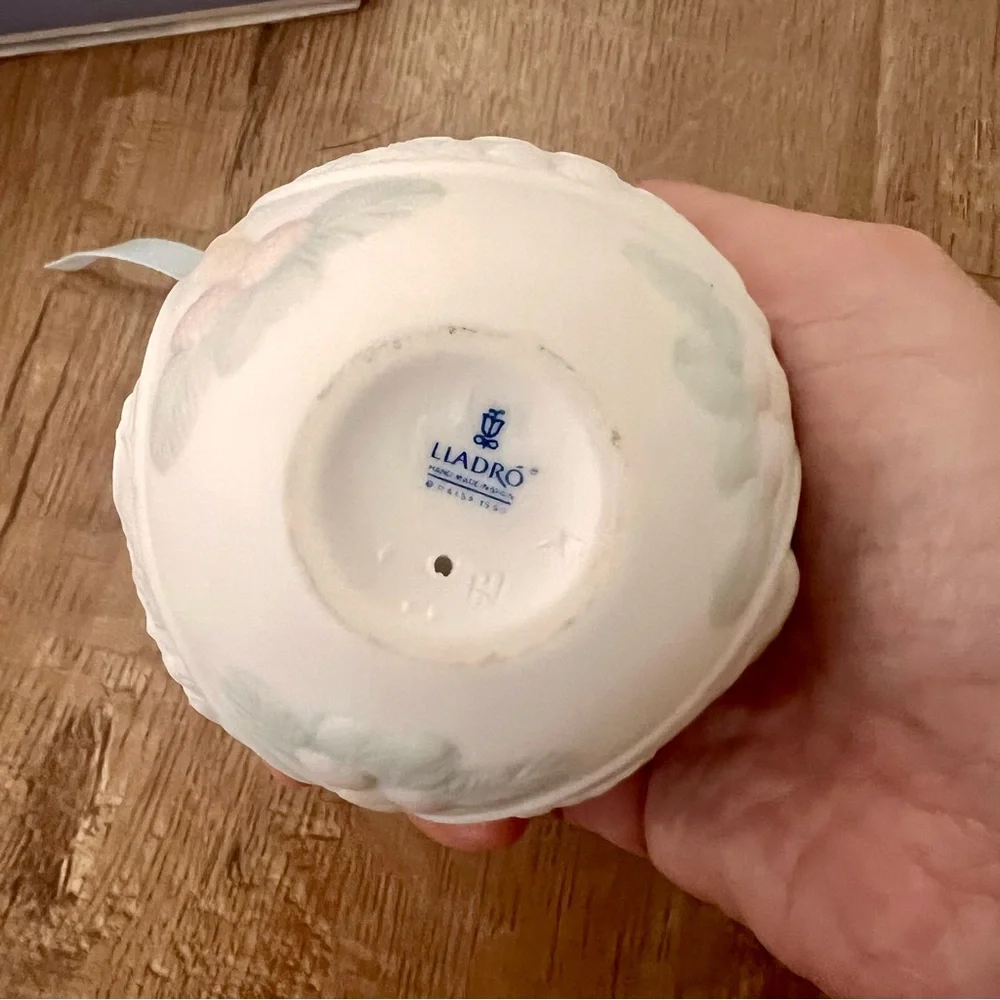 Lladro Bola Navidad 1993‎ Christmas Holiday Porcelain Ball Ornament 16009 Boxed